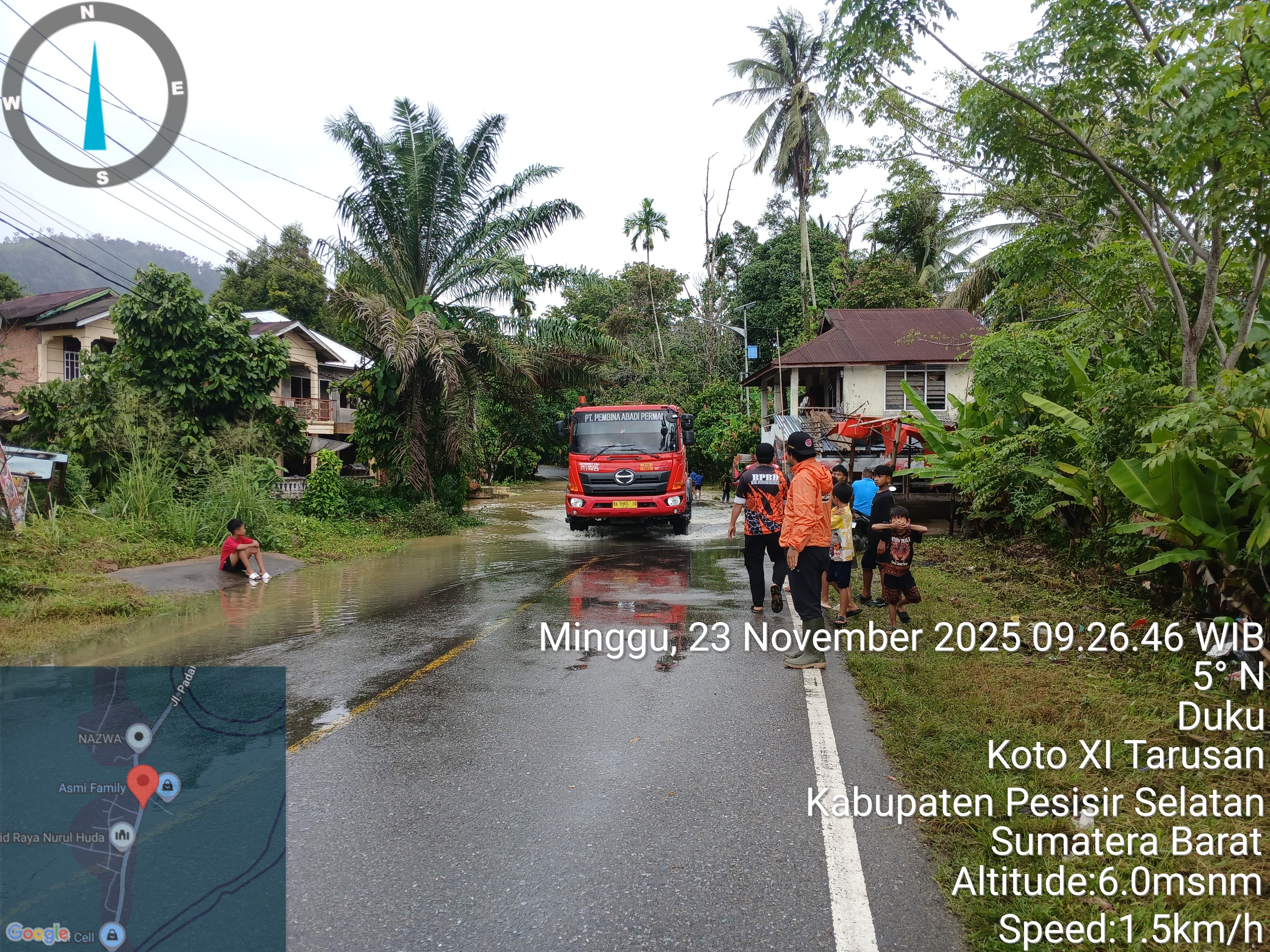 Jalan Padang Painan terhambat karna genangan air