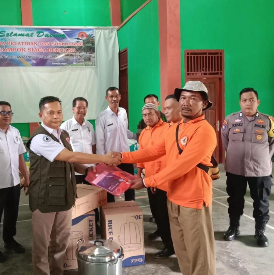  sosialisasi kelompok siaga bencana di kecamatan silaut nagari sambungo.