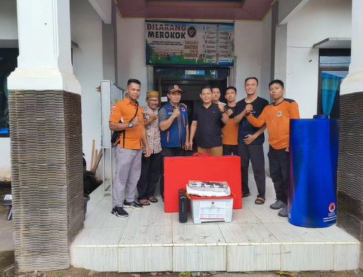Penyerahan bantuan Peralatan Rumah Tangga