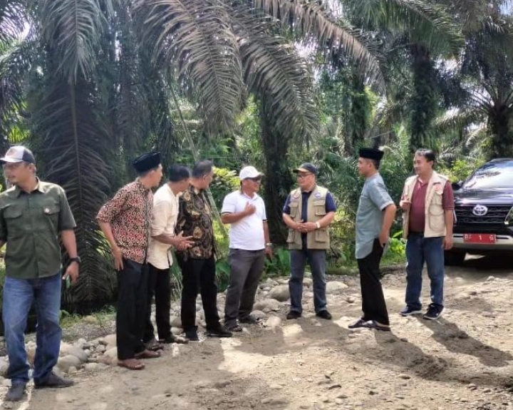 Jalan Rusak Akibat Banjir di Nagari Sungai Pulai