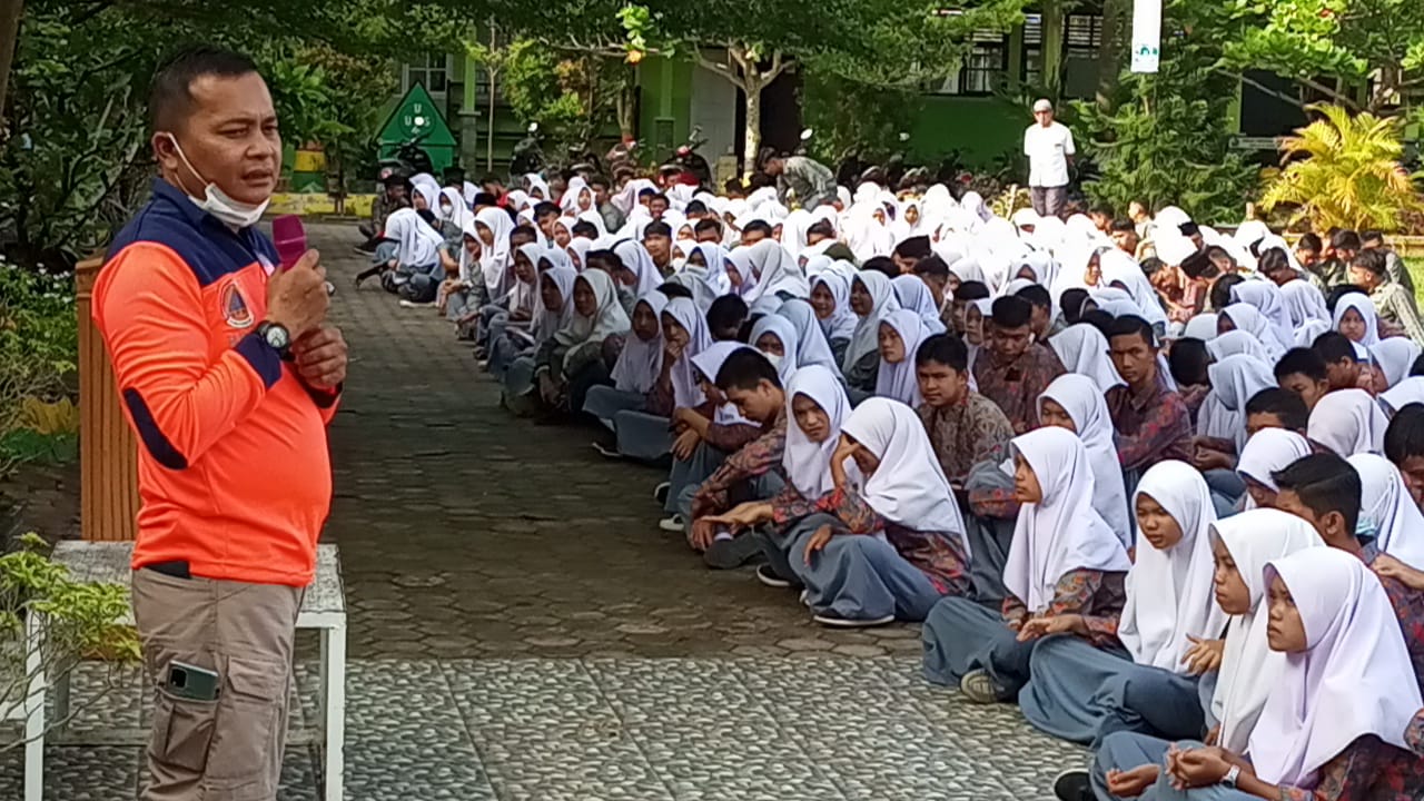 Konsolidasi Mitigasi Kebencanaan ke SMA 2 Bayang