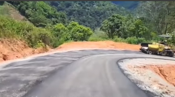 Sebuah kecelakaan terjadi di jalan Bayang  Alahan Panjang